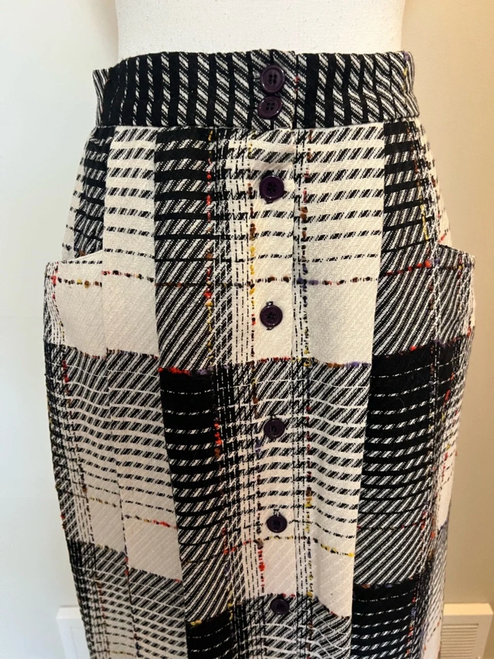 Lanna Lee Classic Black and Cream Plaid Button-Front Midi Skirt size 11/12 - Picture 5 of 6